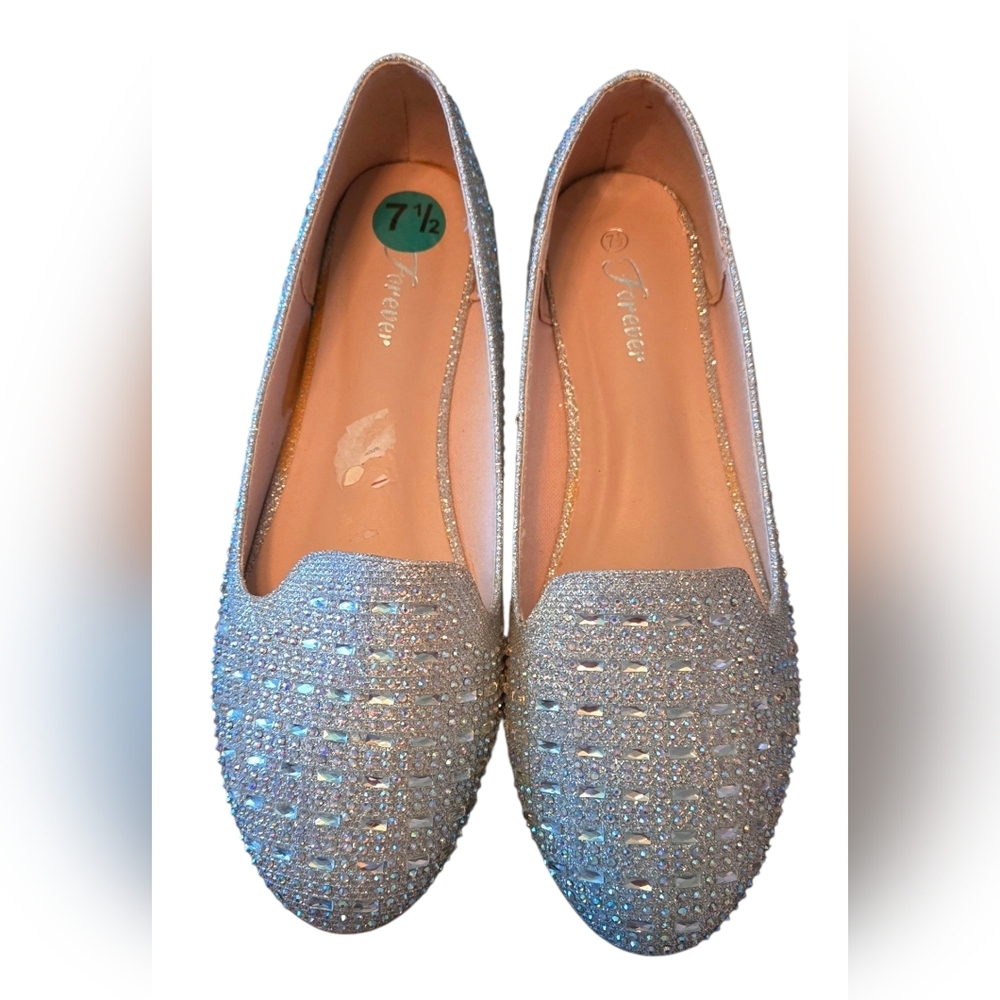 Forever Comfort Bedazzled Flats